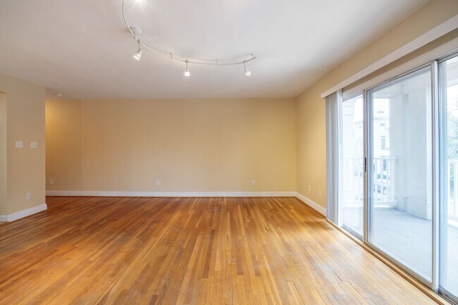 Building Photo - 2100 Grove Ave