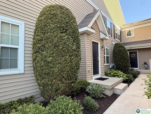 Building Photo - 5985 Valley Forge Dr