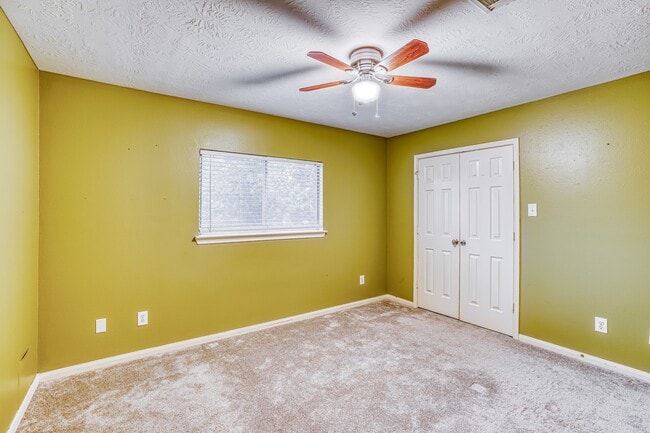 Building Photo - 1122 Chase Park Dr