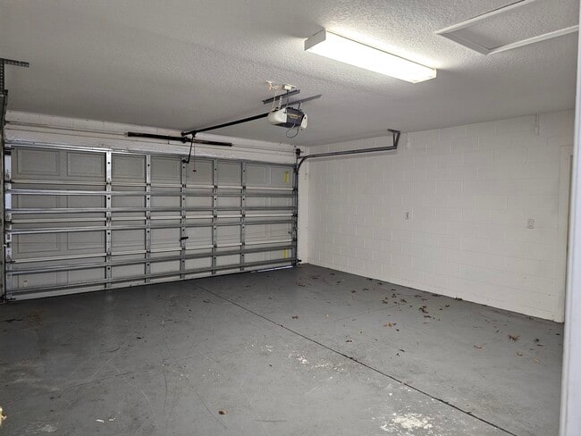 Building Photo - 15040 SE 94th Ct