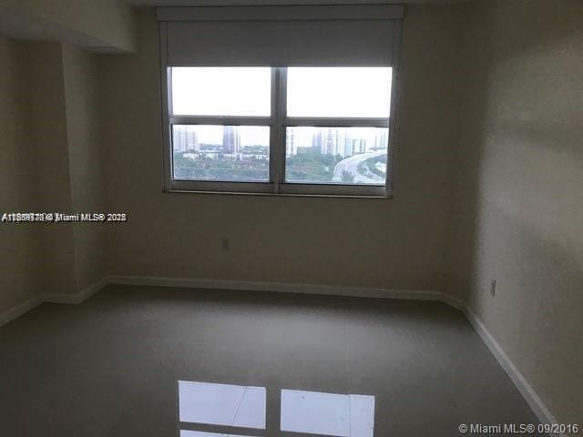 Building Photo - 19501 W Country Club Dr