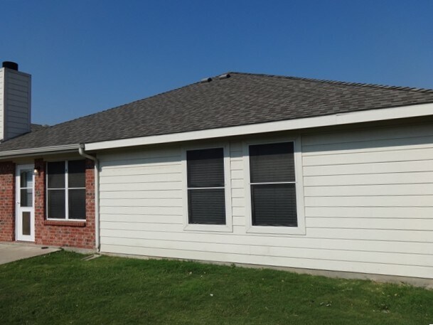 Building Photo - 4848 Carrotwood Dr