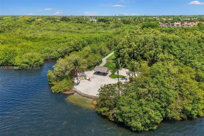 Building Photo - 6226 Paradise Point Dr