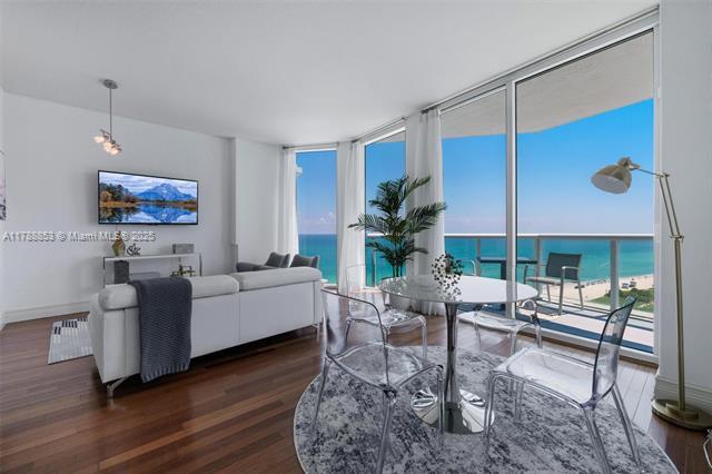 Building Photo - 6515 Collins Ave