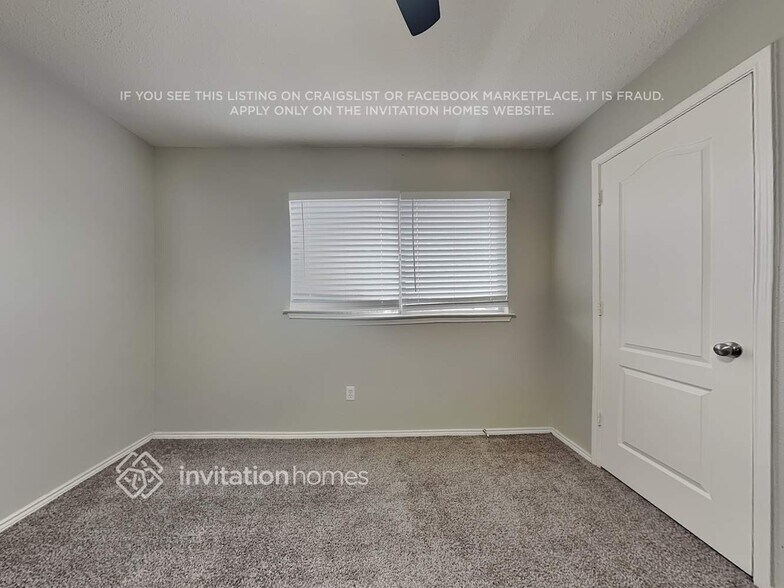 Building Photo - 828 Sansome Dr