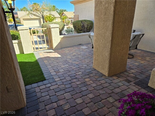 Building Photo - 10105 Hunter Springs Dr