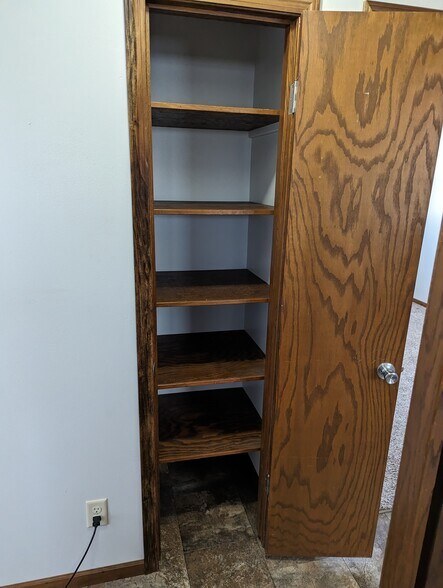 Closet - 283 E Oak St