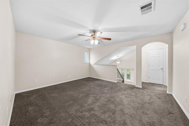 Building Photo - 601 Silver Wing Dr