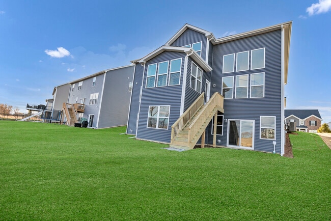 Building Photo - 668 Branson Dr