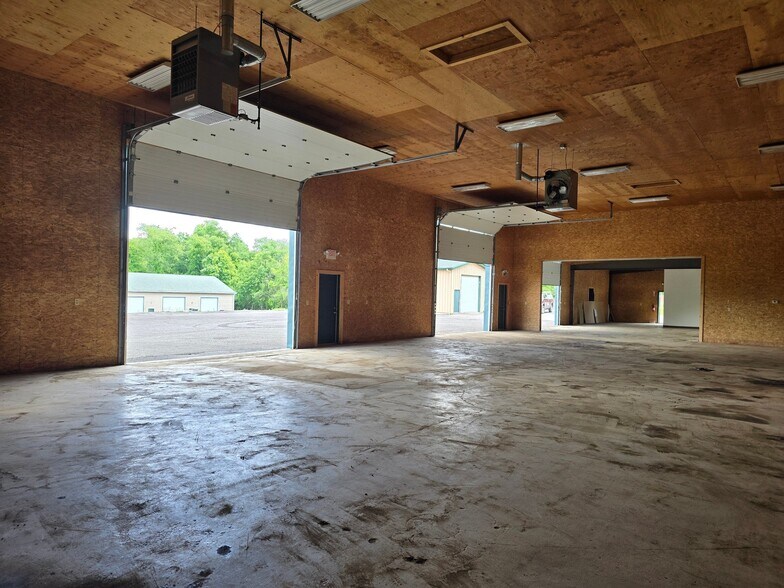 Building Photo - 443 Fairwood Rd