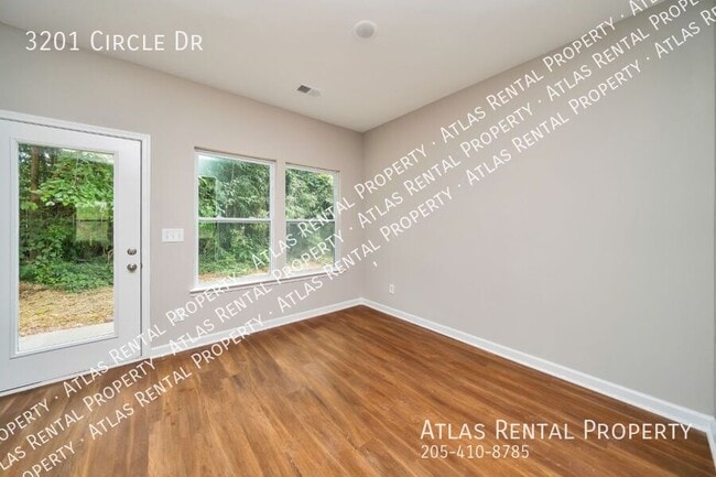 Building Photo - 3201 Circle Dr