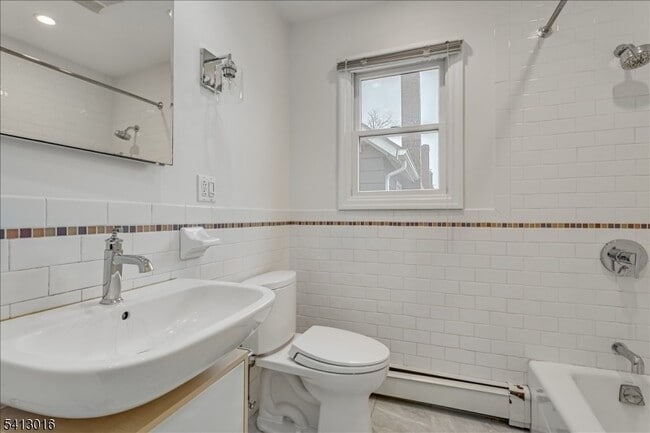 Building Photo - 35 Field Rd