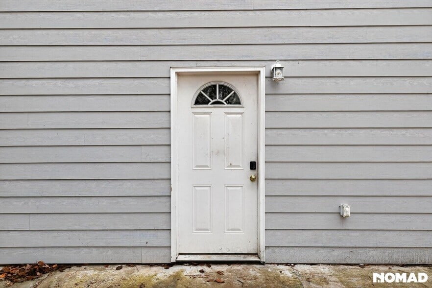 Building Photo - 3727 Windsong Chase