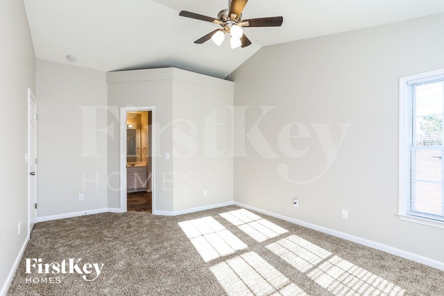 Building Photo - 4906 Riding Ridge Dr