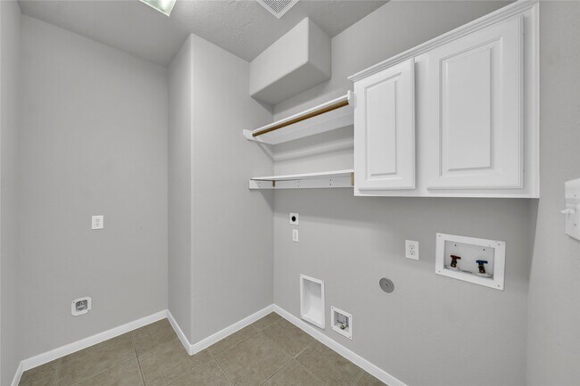 Building Photo - 17426 Memorial Blossom Dr