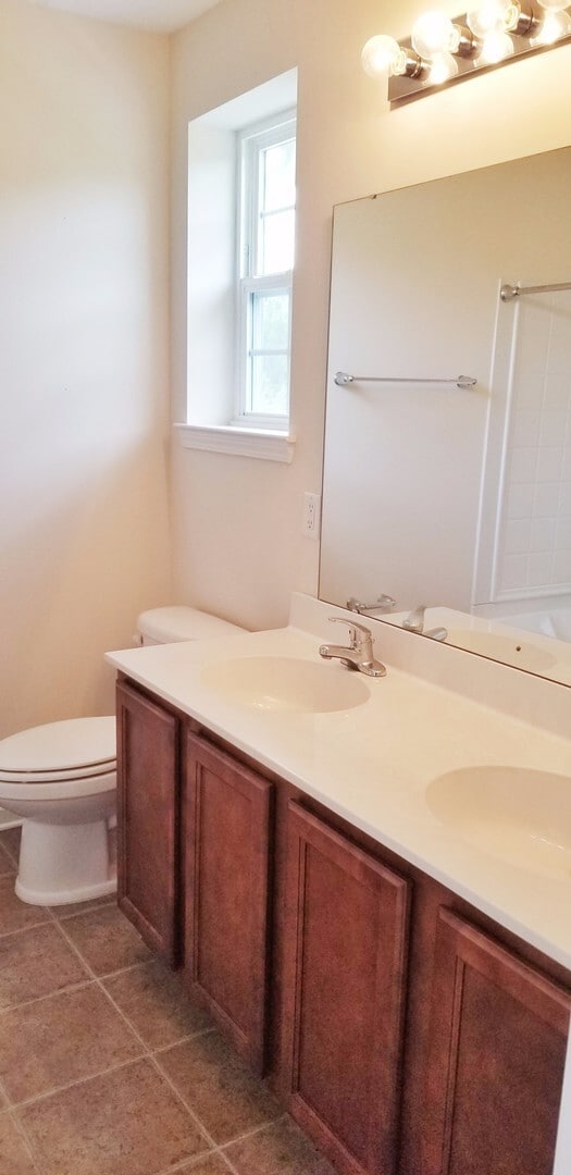 Building Photo - 3 Bedroom, 2.5 Bath Townhome