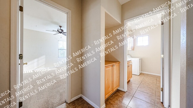 Building Photo - 13601 W Cypress St