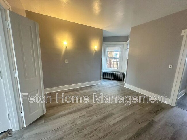 Building Photo - 537 Cumberland St