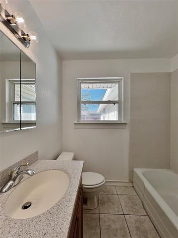 Building Photo - 725 Danish Dr