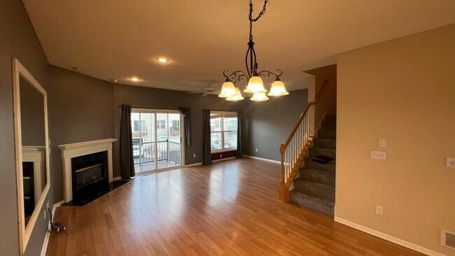 Building Photo - 7866 Old Carriage Ct