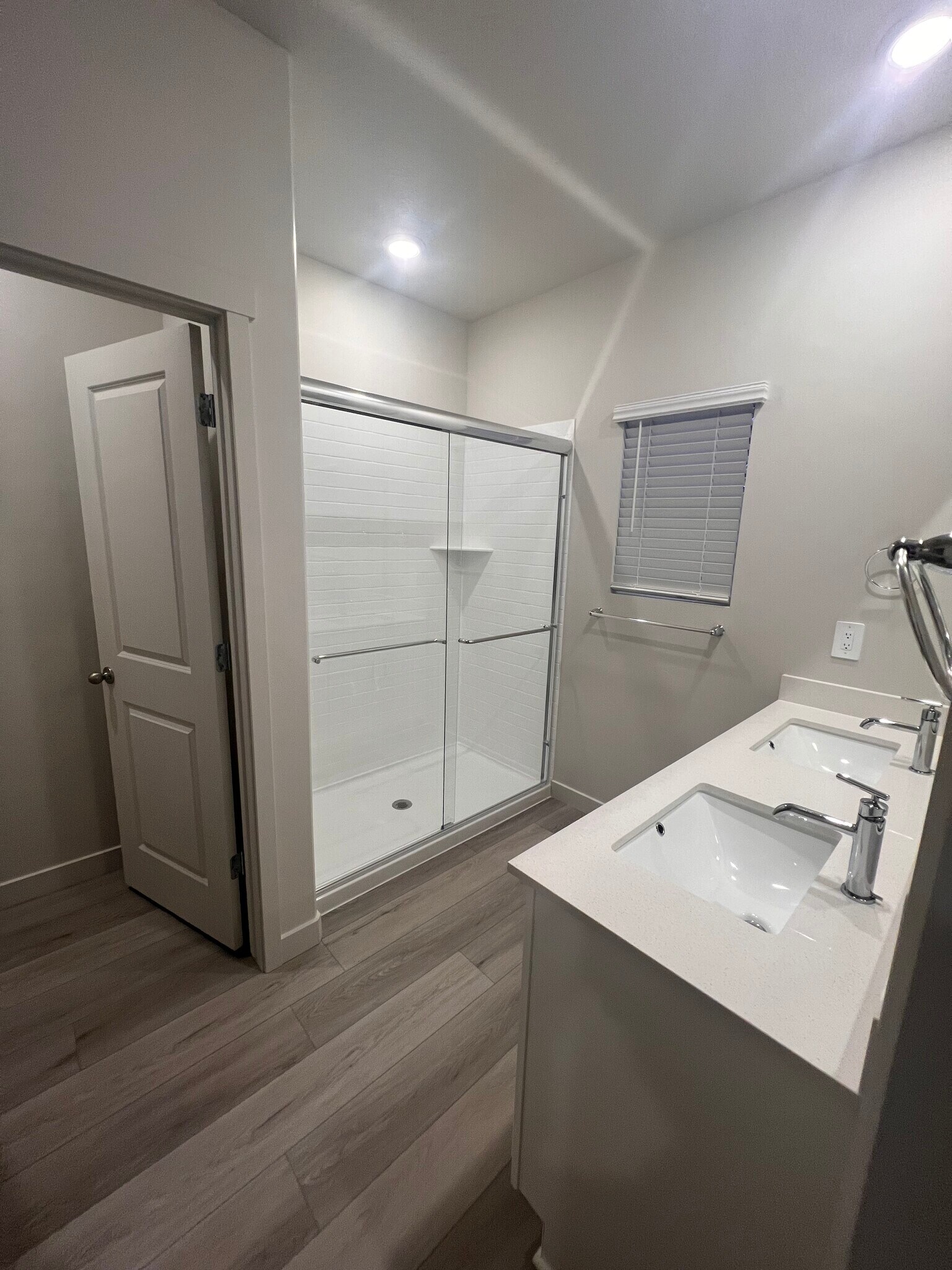 Master Bath - 384 W 630 N