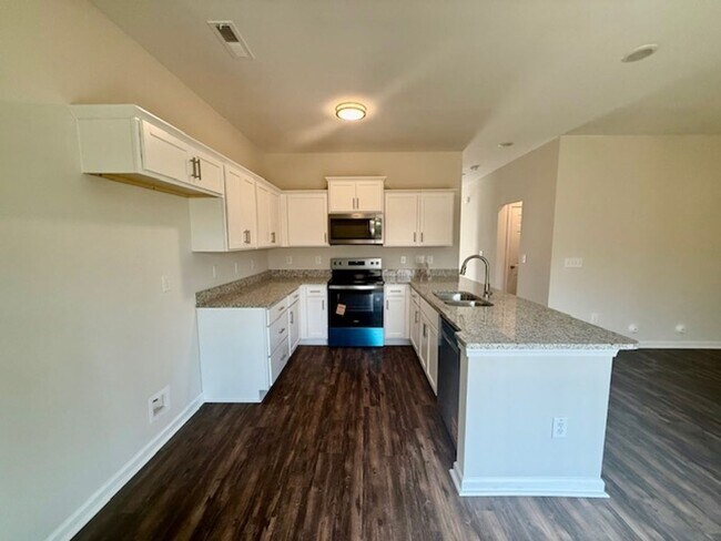 Building Photo - Two bedroom, 2.5 bath townhome in Ridge Creek, Whitsett