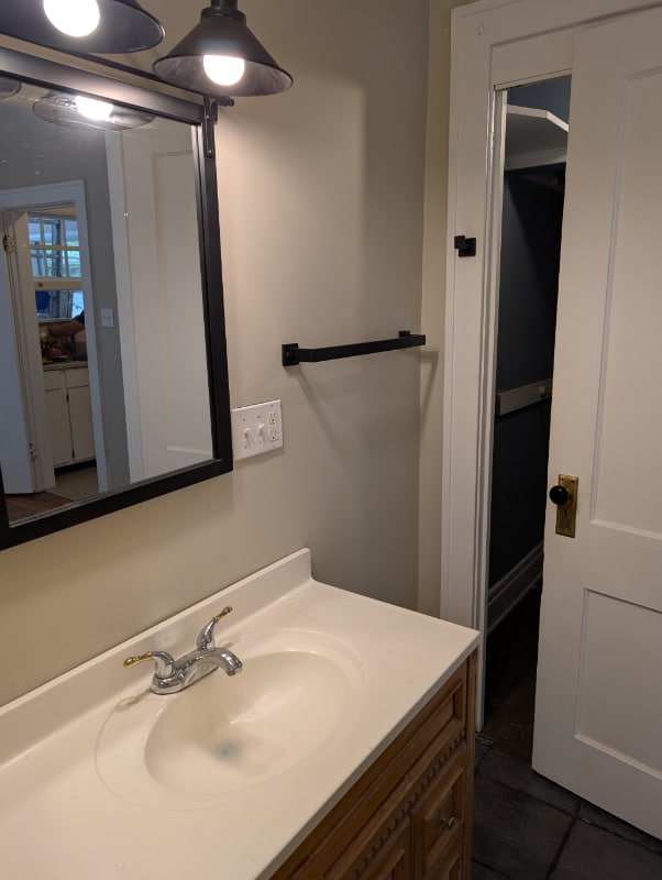 Building Photo - 69 Parkside Ave