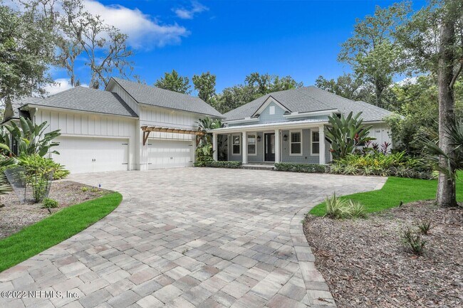 Building Photo - Gorgeous 5 bedroom/ 3 bathroom cottage home in Palencia for rent!
