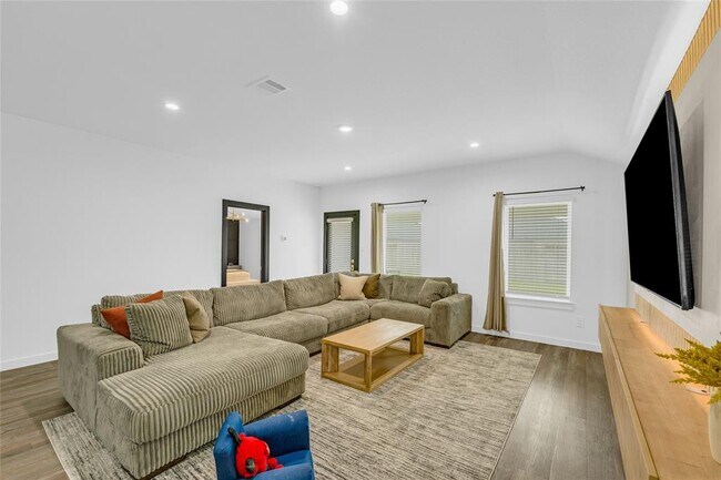 Building Photo - 1142 Sommerville Dr