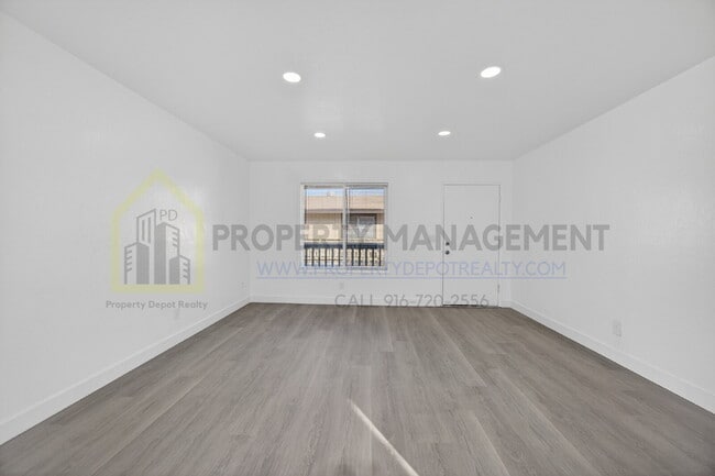 Building Photo - Remodeled 2-Bedroom Gem Near Sac City College - $1900/month!