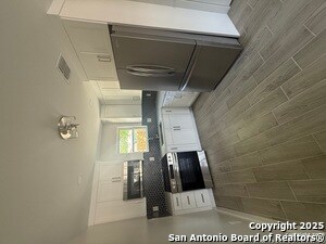 Building Photo - 1629 W Wildwood Dr