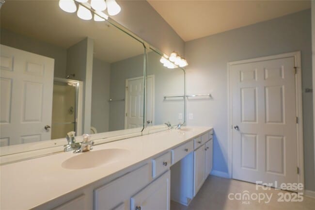 Building Photo - 14746 Via Sorrento Dr