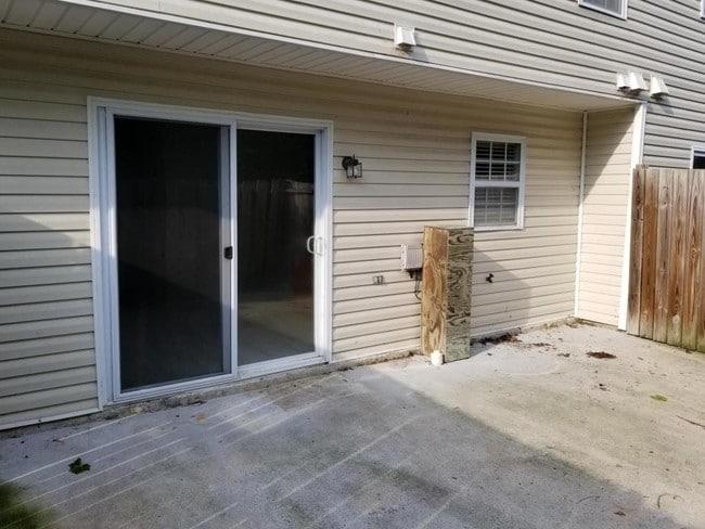 Building Photo - 2136 Flagstone Ct