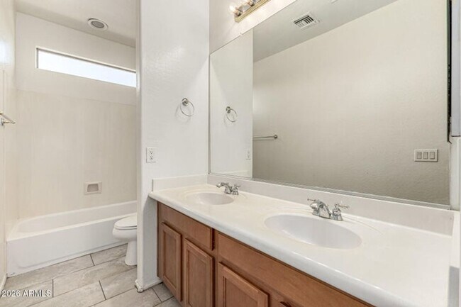 Building Photo - 8760 W Augusta Ave