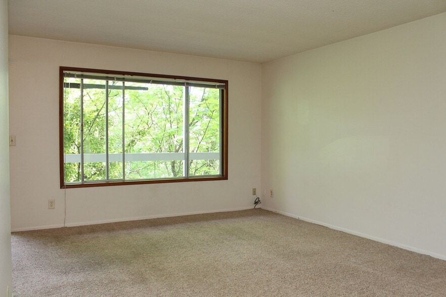 Building Photo - 1001 SW Woods St