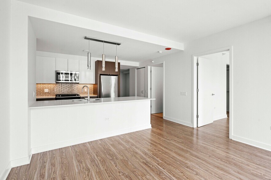 Building Photo - 1342 S Michigan Ave