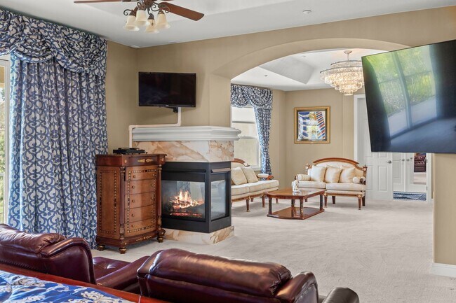 Building Photo - Exquisite Luxury Living in the Moorpark Co...