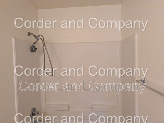 Building Photo - 949 Waterfall Dr