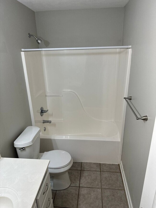 Building Photo - 3-Bedroom, 2-Bathroom Split floor plan Home for Rent in Austin, AR – Available April 2026