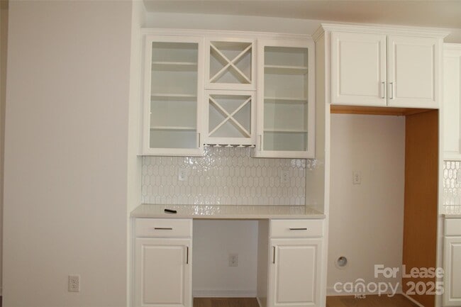 Building Photo - 743 Hoke Ln