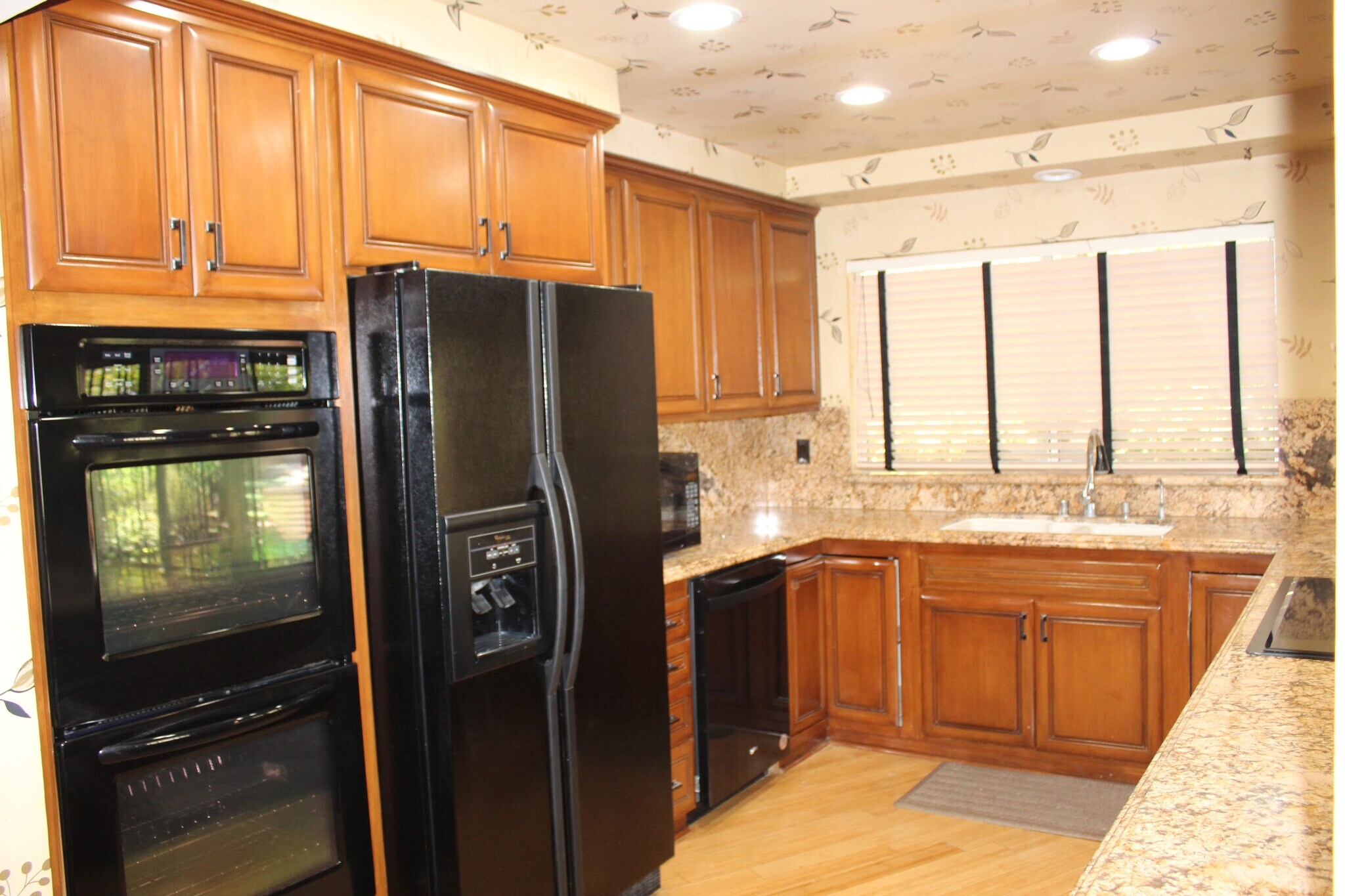 Building Photo - 4400 Portico Pl