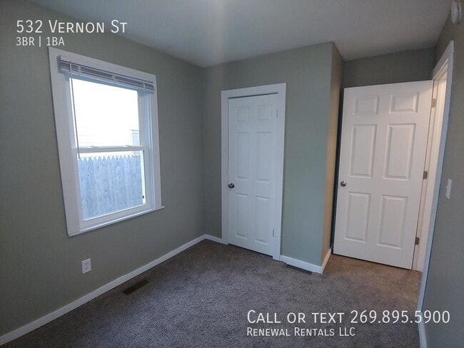 Building Photo - 532 Vernon St