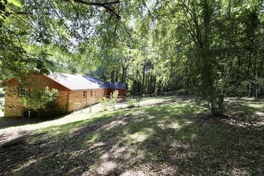 Building Photo - 3 Spring Lake Dr