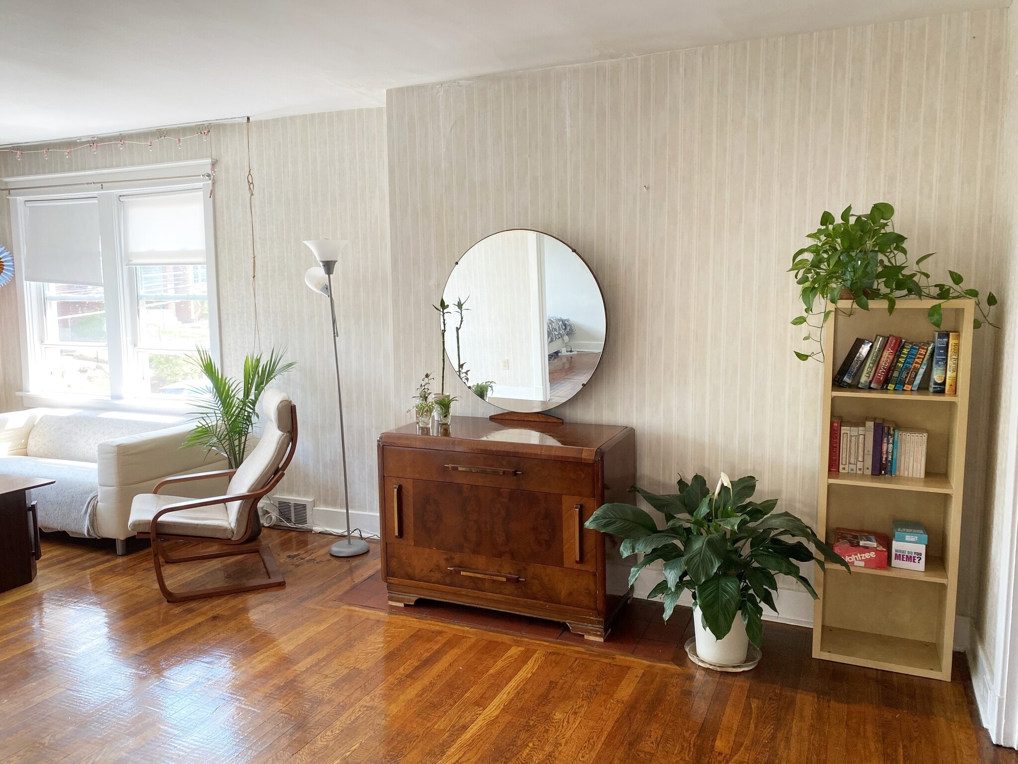 Building Photo - 624 Hastings St