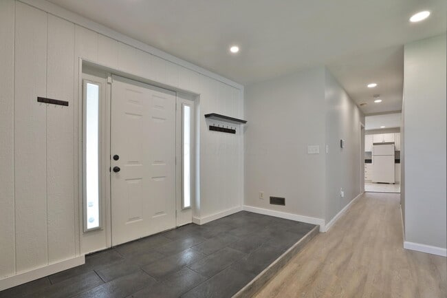 Building Photo - 3553 Brookside Blvd