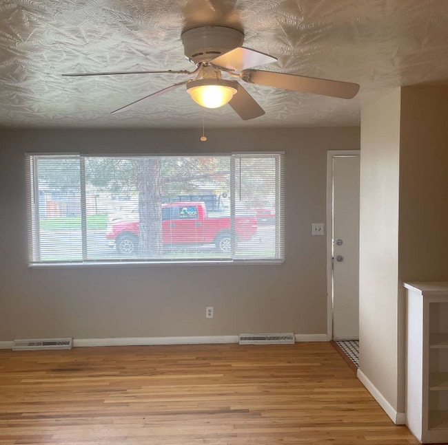 Building Photo - 409 Tedmon Dr