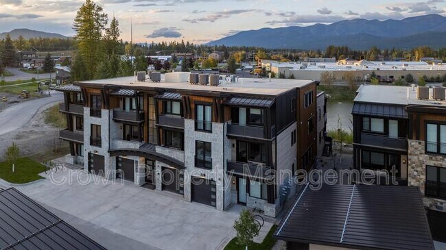 Building Photo - 317 Akers Ln