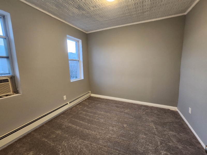 Building Photo - 32 Charles St