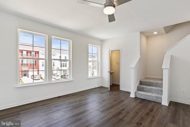 Building Photo - 241 Clifton Mnr