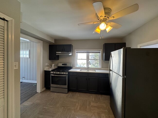 Building Photo - 16935 Western Ave